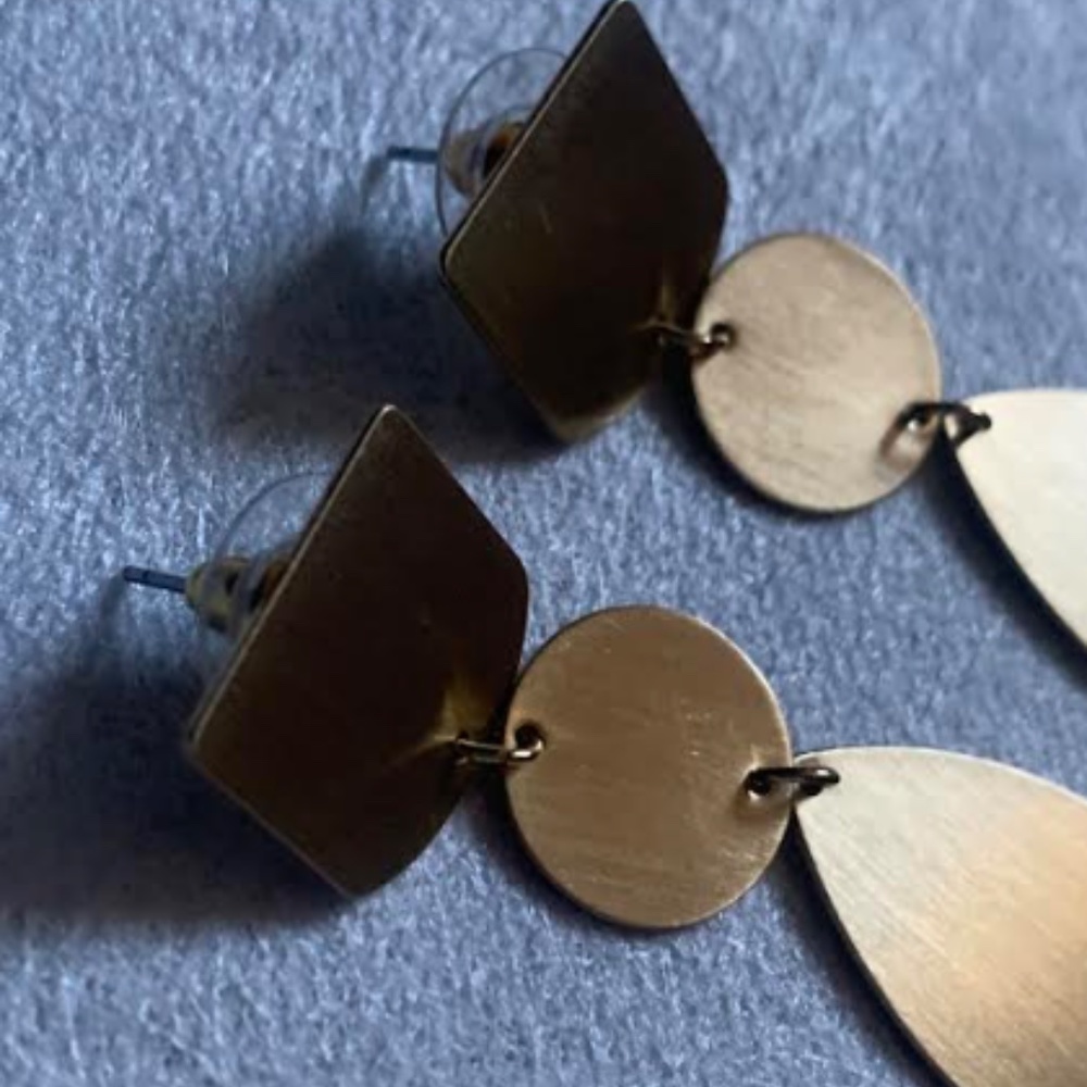 🆕 Geometric Earrings - Picture 7 of 10